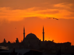 Khutbah Jumat: Menutup Ramadhan dengan Amal Terbaik